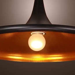 Suspension contemporaine en aluminium avec abat-jour noir
