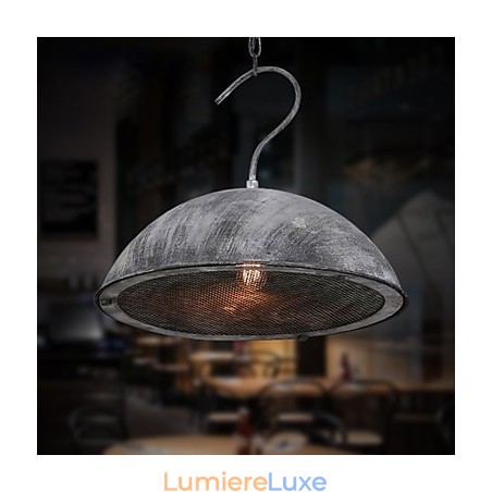Lustre en fer forgé noir avec abat-jour pour entrepôt industriel, café Lustre en fer forgé noir avec abat-jour pour entrepôt industriel, café