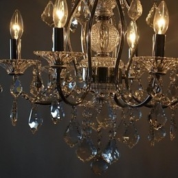 Lustre traditionnel classique en cristal et métal chromé