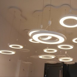 Suspension moderne en métal contemporain
