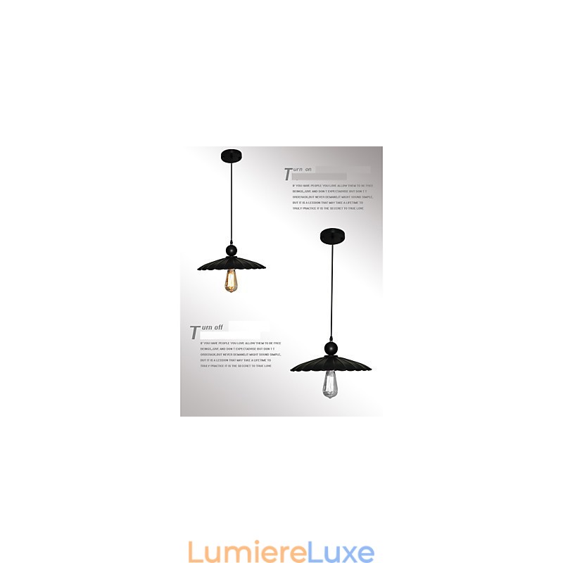 Suspension vintage en métal noir de taille moyenne avec parapluie et une lumière
