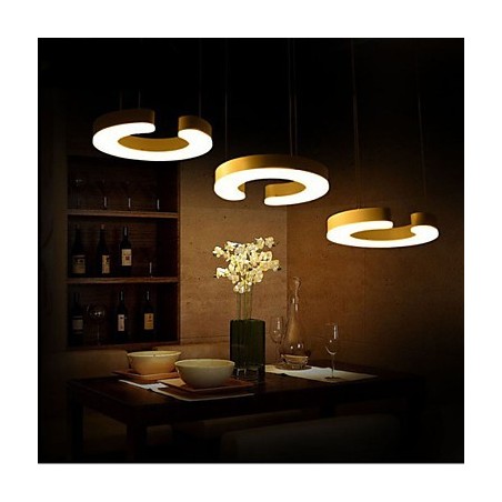 Lustre en acrylique de type Three C Lustre en acrylique de type Three C