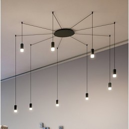Suspension design créatif de lignes contractées et géométriques d'Europe du Nord