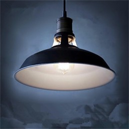 Lustre vintage américain en fer forgé pour fenêtre