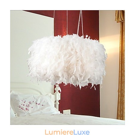Lustre en plumes tendance et moderne, très tendance Lustre en plumes tendance et moderne, très tendance