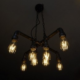 La lampe Loft joue le rôle d'un luminaire industriel créatif qui restaure les anciennes méthodes de production de conduits.