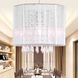 Lustre en cristal et tissu argenté